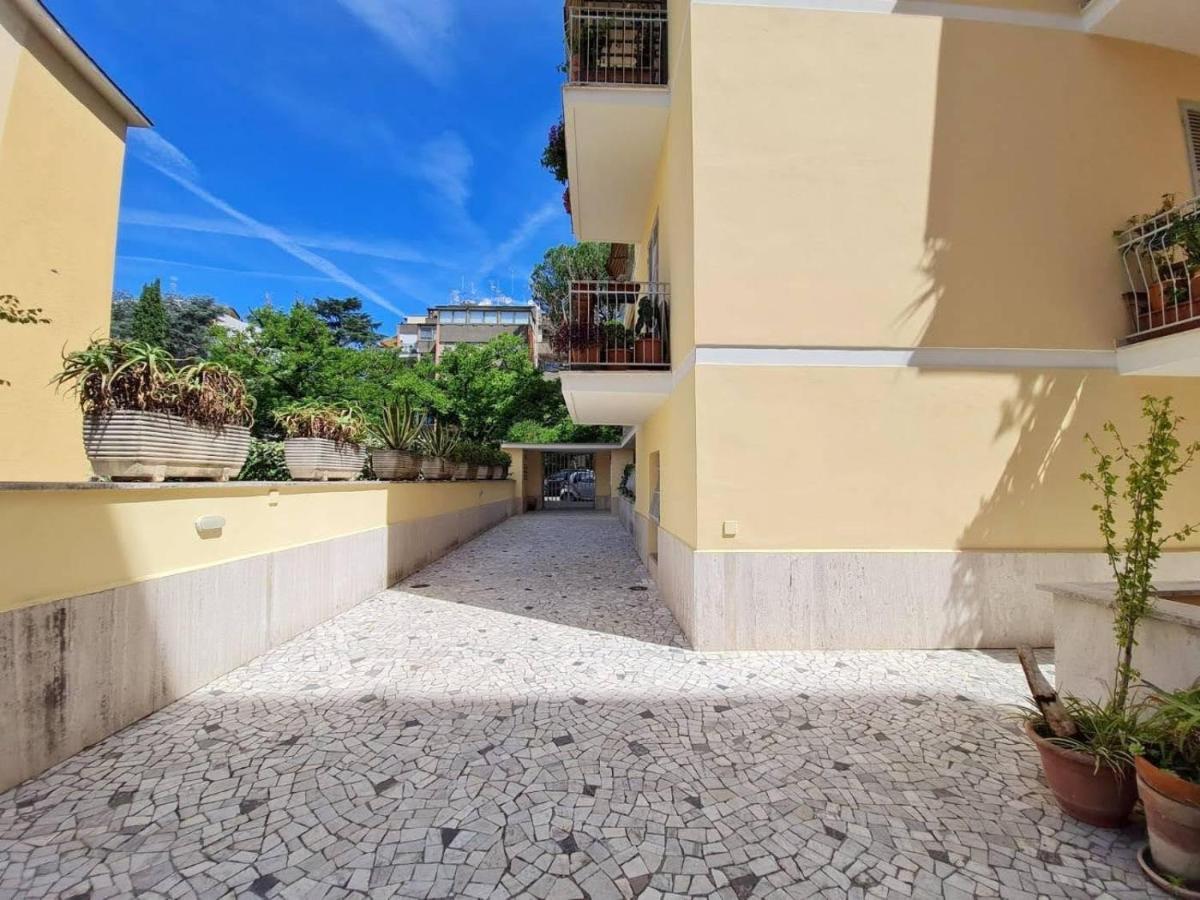 Apartamento Nel Cuore Dell'Appia Antica Roma Exterior foto